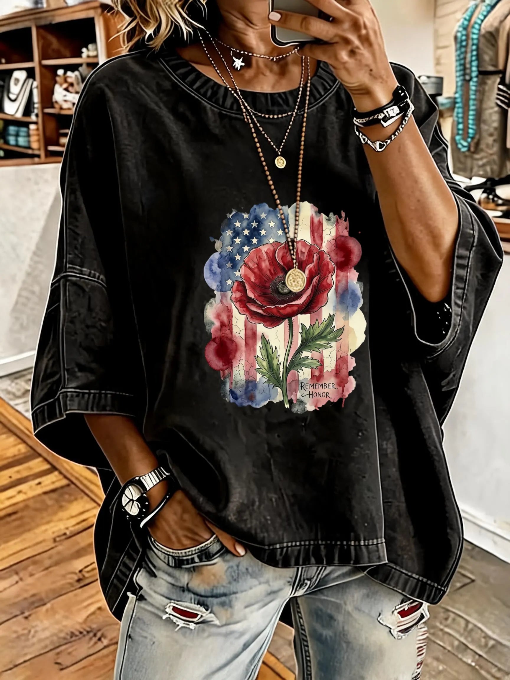 Women'S Vintage Distressed Washed Remember And Honor Poppy Oversized T-Shirt
