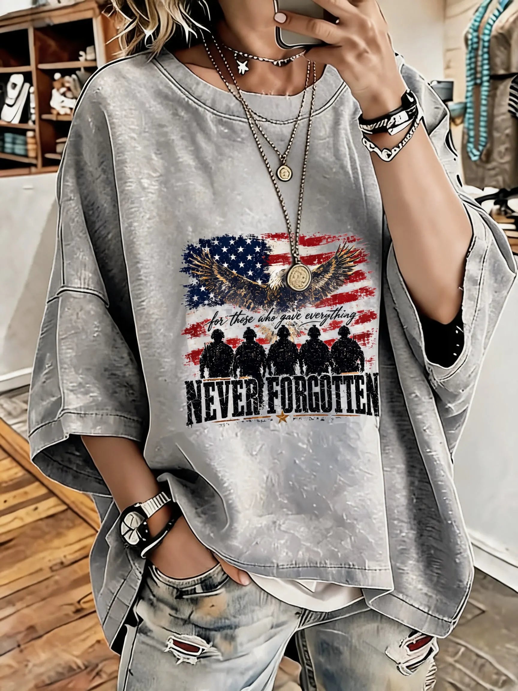 Women'S Vintage Distressed Washed Never Forgotten Veteran Oversized T-Shirt