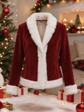 Kurze, weihnachtliche Damenjacke mit Fransen und Farbblockmuster.