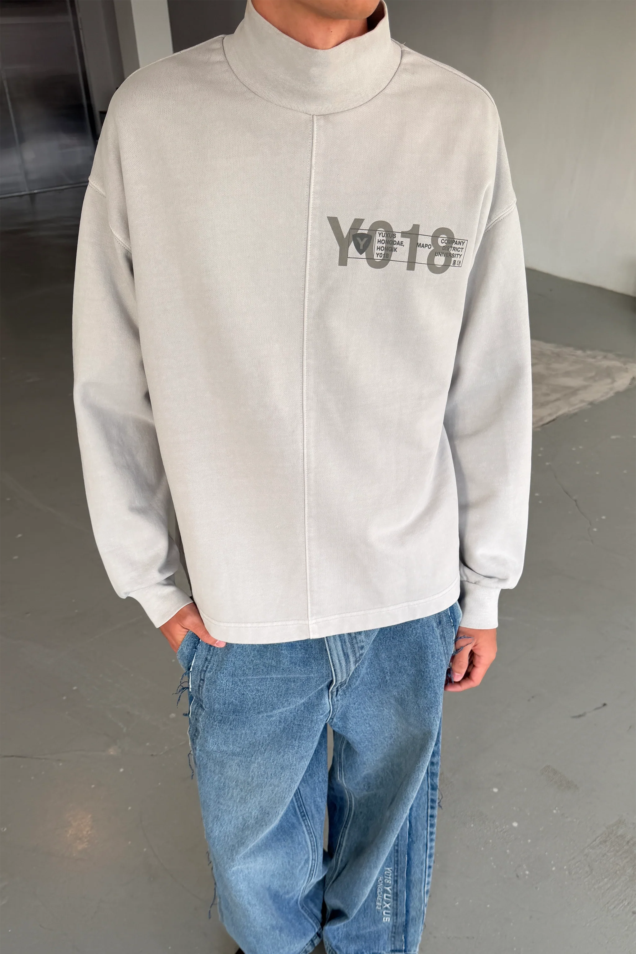 FORGE "HONGDAE" CREWNECK