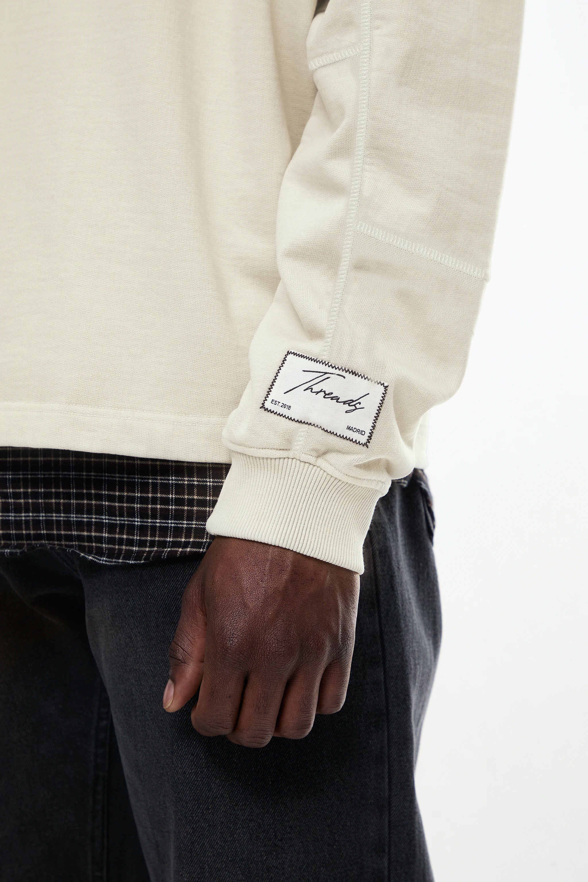SAND "THREADS" CREWNECK