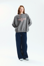 DIM "GRAYSCALE" CREWNECK