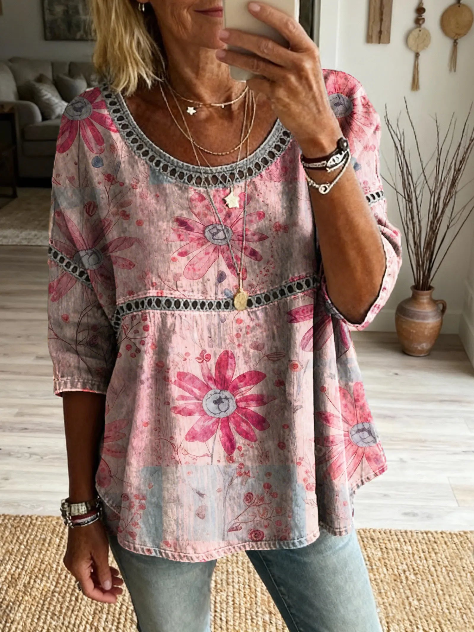 🌸Women's Bohemian Vintage Floral Art Print Casual Round Neck Cutout Top